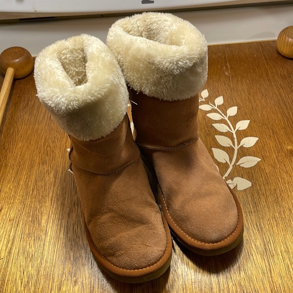 Women's UGG classic fit II boots. Size 8. Light burnt orange color - Picture 1 of 7